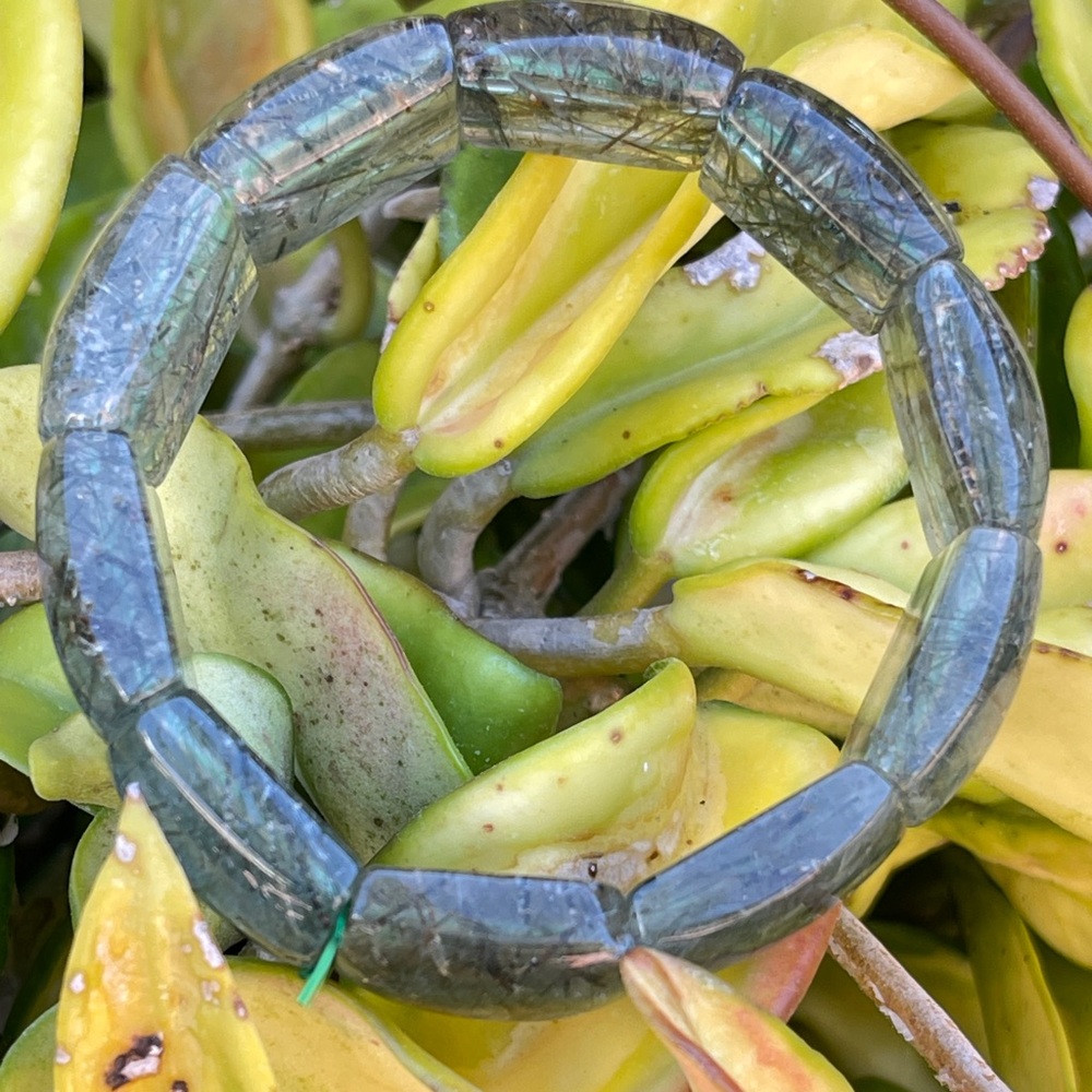 Green Rutilated Quartz Soft Bangle - Picture 9 of 9